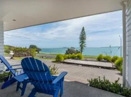 Maraetai Couples Retreat - Omana Beach Apartment