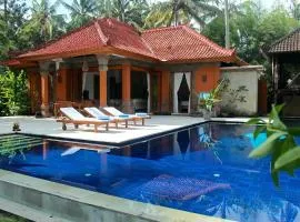 Oceanfront Condo 3 Bedrooms Private Villa Candi Dasa