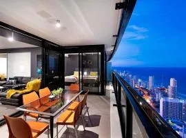 High Floor Ocean Views - Circle on Cavill - Self Contained, Privately Managed