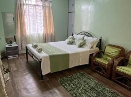 Cozy Haven 1018 Homestay，位于西隆的公寓