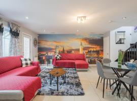 Amazing 4-Bedrooms MONTREAL，位于蒙特利尔的酒店