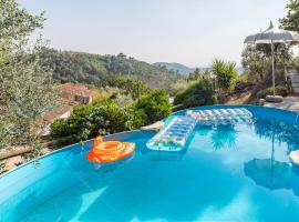 Awesome Home In Marliana With Outdoor Swimming Pool，位于Marliana的度假屋