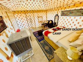 Griat sandy desert camp jaisalmer，位于斋沙默尔的Spa酒店