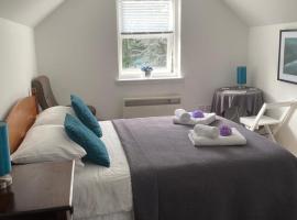 Cosy self-contained flat in Kirriemuir，位于基里缪尔的高尔夫酒店
