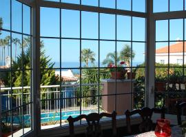Luxury Villa with Pool Sea and Mountain Views in Puerto de la Cruz，位于拉奥罗塔瓦的酒店