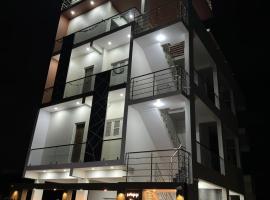 DEEYA Guest House - A Luxury Home Stay，位于迈索尔的酒店