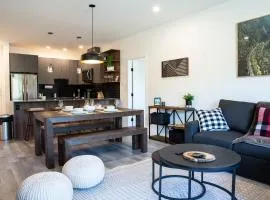 Selkirk Powder Dream - Cozy Condo (+Hot Tub)