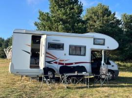 Camper Mobile Motorhome，位于第比利斯的露营地