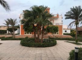 Moubark 6 Villa 4，位于赫尔格达的酒店