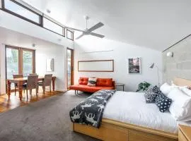 'Studio 43' Vintage Warehouse Vibes in Fitzroy North