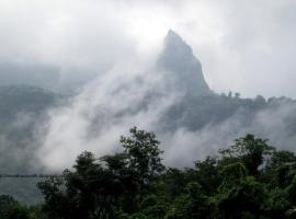 Camp Agastya Karjat Bhimashankar，位于卡尔贾特的酒店