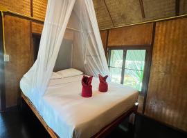 Khaosok Bamboo Huts Resort，位于考索的酒店