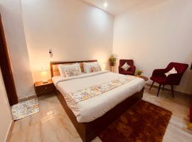 Elena Triple Lodge, Zirakpur - Hotel of the Year，位于齐拉克普尔昌迪加尔机场 - IXC附近的酒店