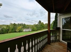 Unit 109 2 BDRM 2 BA condo，位于Birchwood的酒店