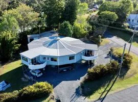 TRI-LIVING WITH COASTAL VIEWS / TAMBORINE MOUNTAIN