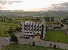 Ma. Awani Hotel & Suites，位于Euscara的酒店