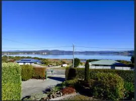 Kiama Cottage beside the Bay