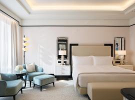 Waldorf Astoria Doha West Bay，位于多哈的酒店