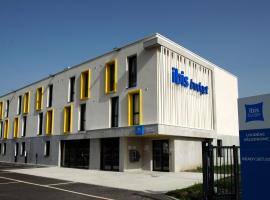 ibis budget Loudéac Vélodrome，位于卢代阿克的酒店