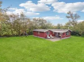 Cozy Home In Vinderup With Kitchen