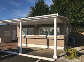 2 Bedroom Self-Catering Chalet，位于斯代普斯的酒店