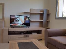 Studio climatisé avec terrasse, fibre et Wi FI .，位于瓦朗斯旁圣马塞的酒店