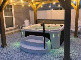 Perfect 5 Star Beach Block with Hot Tub