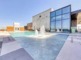 Austin Amarillo ll Rooftop Pool by Barcle