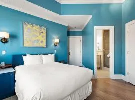 Independence Square 205, Stylish Hotel Room with AC, Great Location in Aspen