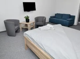 Pokoje, Apartamenty, Restauracja Marcus