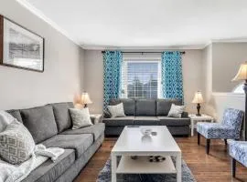 Fun & Cozy Retreat: Nature & Games