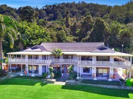 The Golden Whistler Montville，位于蒙特维尔的酒店