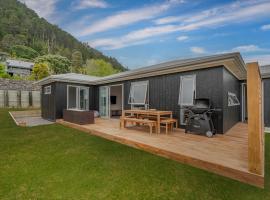 A Sunshine Retreat - Pauanui Holiday Home，位于帕瓦努伊的乡村别墅