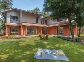 SaffronStays Amavi - 4BHK Villa in Dapoli with Lawn & Tropical Garden, Perfect for Family Celebrations