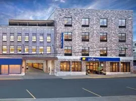 Scholar Morgantown, Tapestry Collection by Hilton