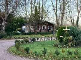 Log Cabin, Conveniently Situated halfway between Stratford and Warwick