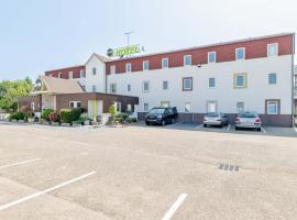 B&B HOTEL Lyon Saint-Bonnet Mi-Plaine，位于圣博内德米尔的酒店