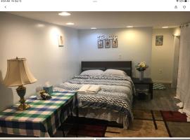 Gateway en-suite bedroom next jhu，位于巴尔的摩的酒店