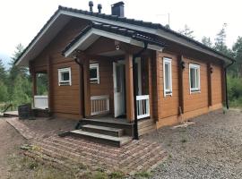 Modern cottage by the private lake，位于拉彭兰塔的木屋