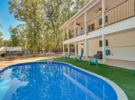 Hemphill Vacation Rental with Pool, Walk to Lake!