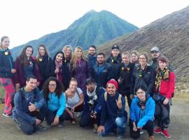 Dannu's Homestay Ijen and Bromo Tour，位于外南梦的酒店