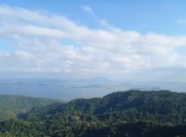 Cityland Tagaytay with Swimming Pool and Viewing Deck