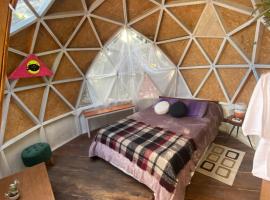 ProyectoQva Glamping，位于Villa Ballester的豪华帐篷营地