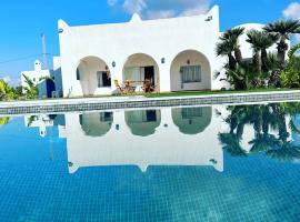 Villa viewpoint infinity pool jardin aucun vis-à-vis，位于Ḩammām al Ghazzāz的酒店