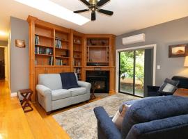 Monthly Furnished North Saanich Haven 2BR Retreat，位于North Saanich的酒店