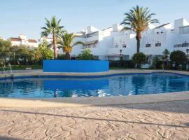 Adosado en playa Vera,3 piscinas，位于维拉的酒店