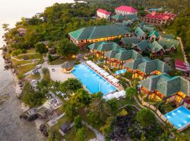 H Resort - The Coral Cliff，位于Calape的度假村