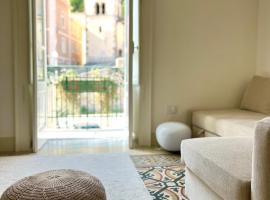 Palazzo Polini Apartments，位于索拉的酒店