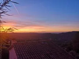 Vue mer, au calme, avec jardin !