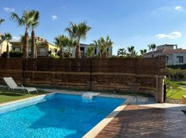 Villa Stand Alone With Private Pool & Garden In Allegria Compound - Sheikh Zayed，位于十月六日城的酒店